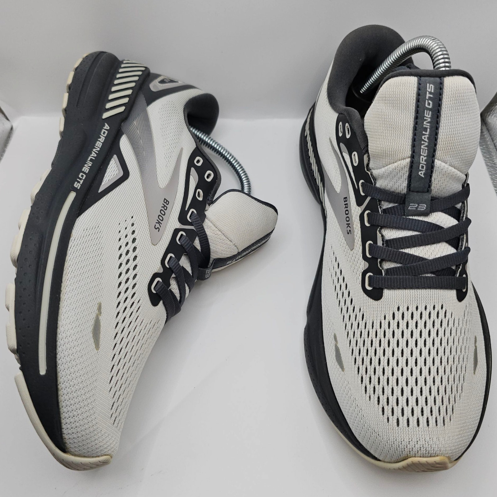 Brooks Adrenaline Gts 23 Oyster Ebony Alloy Men 7.5 Medium D Uk 6.5 Running Shoe